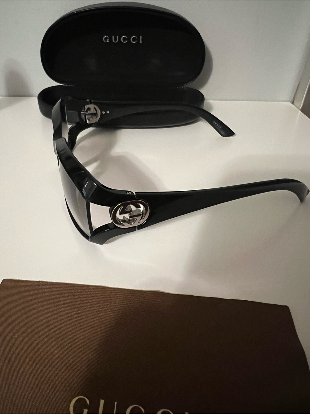 Gucci Women’s Sunglasses - Black - Picture 8 of 12
